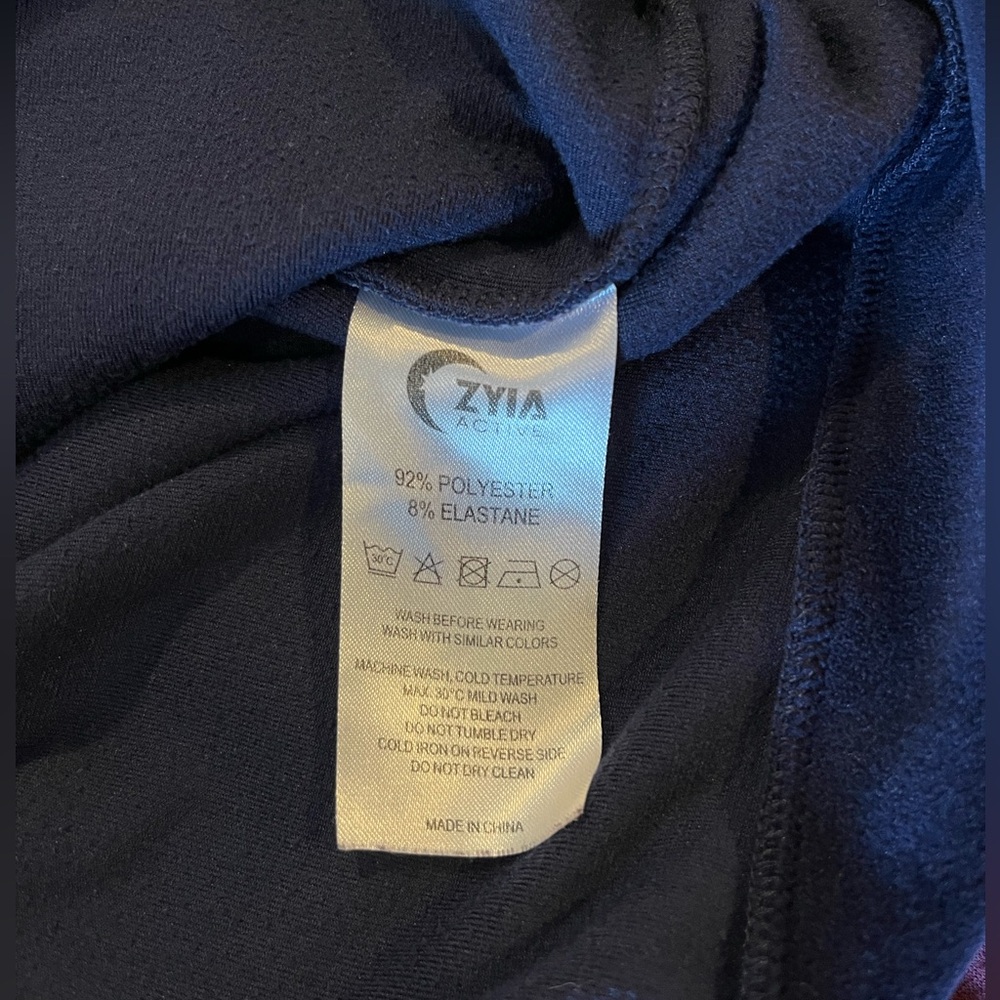 ZYIA Women’s Navy Velour Sweatshirt 2XL - Picture 3 of 5